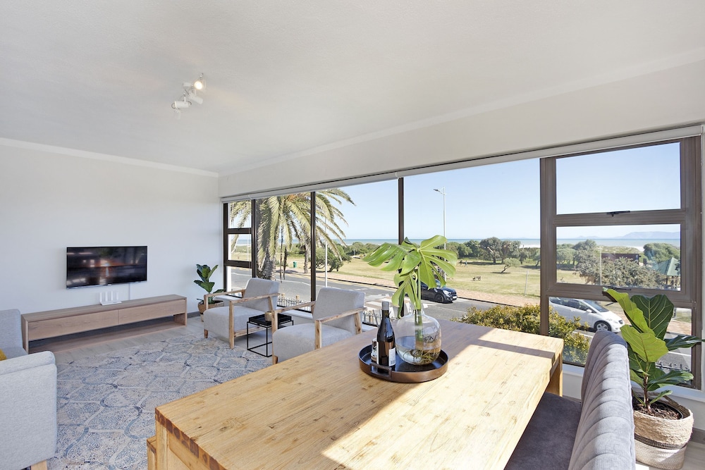 Cisterama 102 — 4-Star Luxury Hotel in Cape Town, South Africa