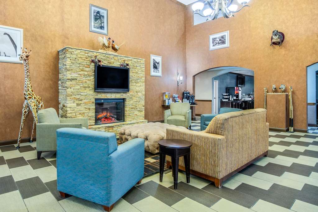 La Quinta Inn & Suites by Wyndham Glen Rose - photo 11