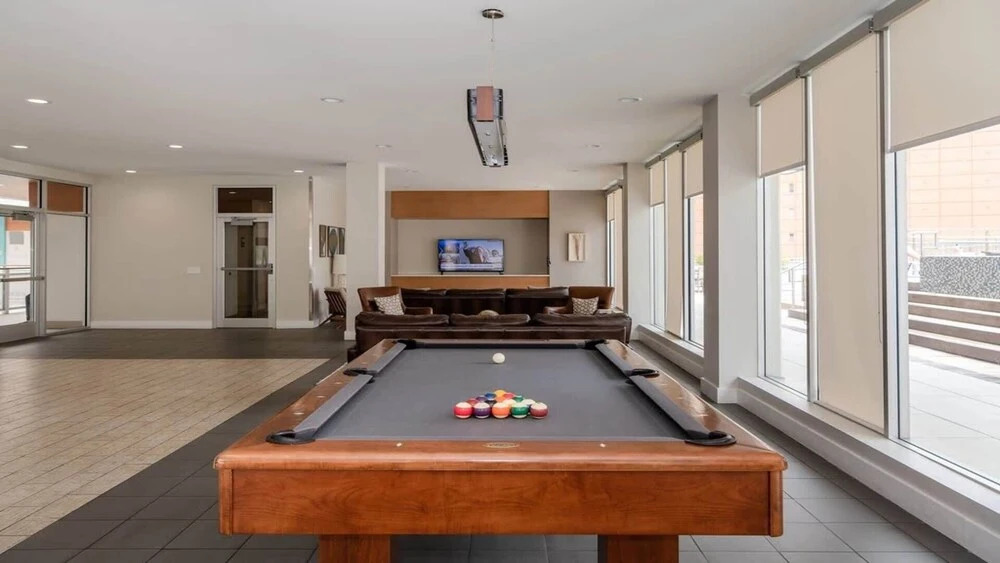 Stunning 2Br 2Ba W Sky Pool Lounge Cozysuites - photo 11