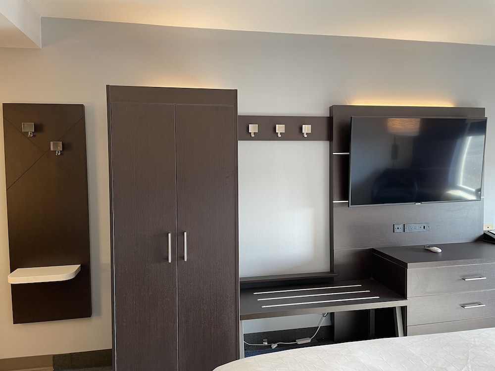 Holiday Inn Express Hotel & Suites Columbia East Elkridge by IHG - photo 8