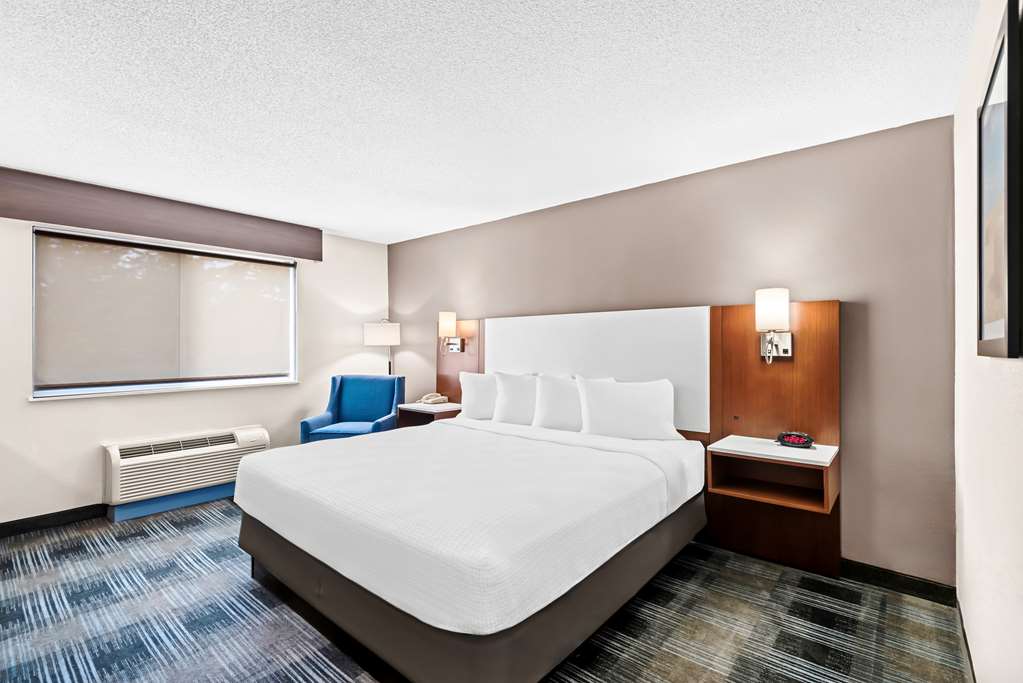 Best Western Ottumwa Inn & Suites - photo 12
