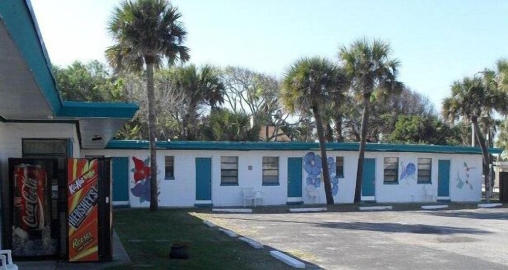 Shore Winds Motel - photo 53