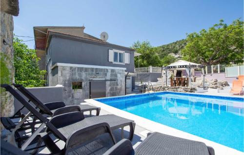 Cozy Home In Srinjine — 4-Star Luxury Hotel in Srinjine, Croatia
