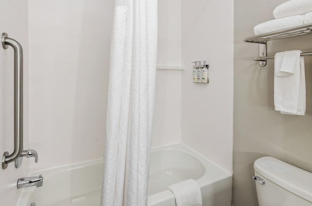 Holiday Inn Express and Suites Wytheville by IHG - photo 29
