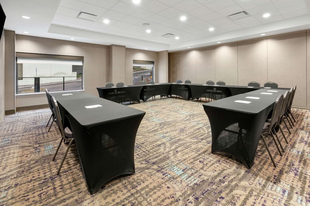 Hampton Inn & Suites Spokane Downtown South - photo 58