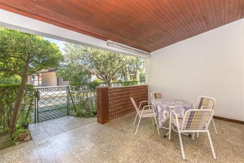 Apartment Barby near the sandy beach by TA Leut Agency — 4-Star Luxury Hotel in Privlaka, Croatia