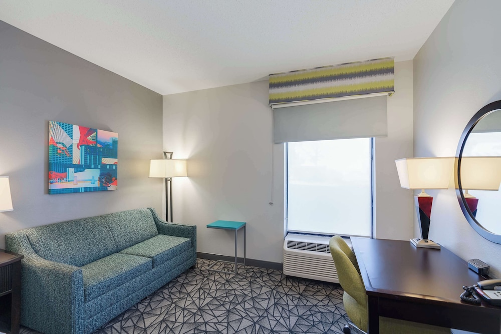 Hampton Inn Bloomington West - photo 20