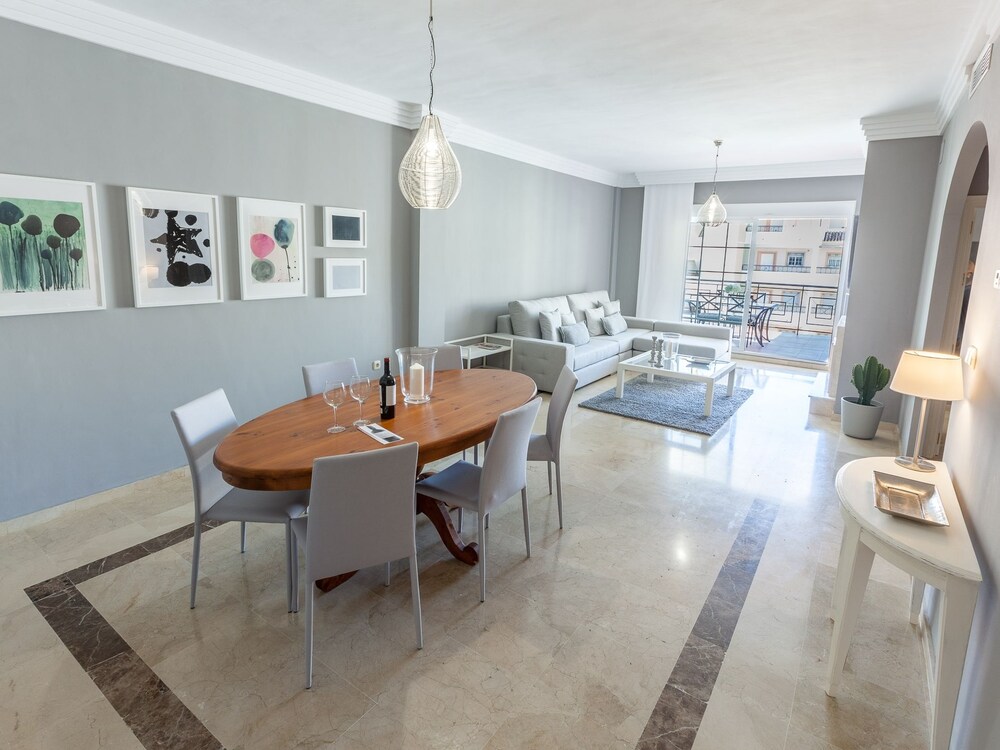 River Garden Spacious Penthouse — hotel in Marbella