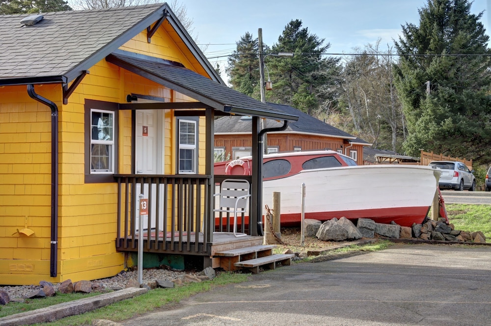 Seaview Motel & Cottages - photo 51