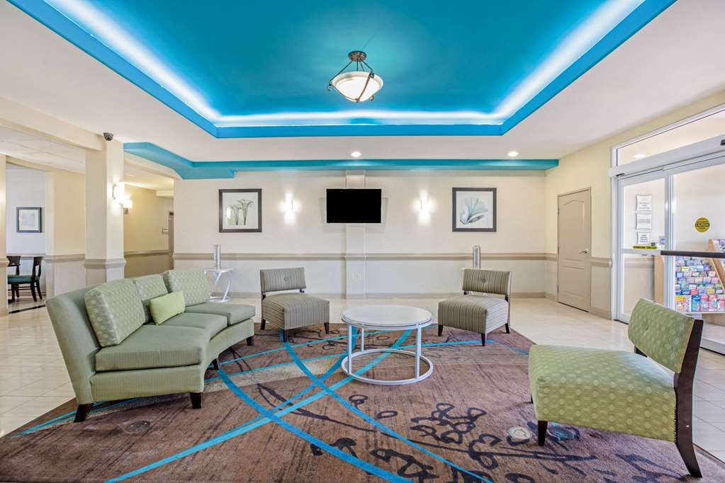 La Quinta Inn & Suites by Wyndham Corpus Christi Airport - photo 4