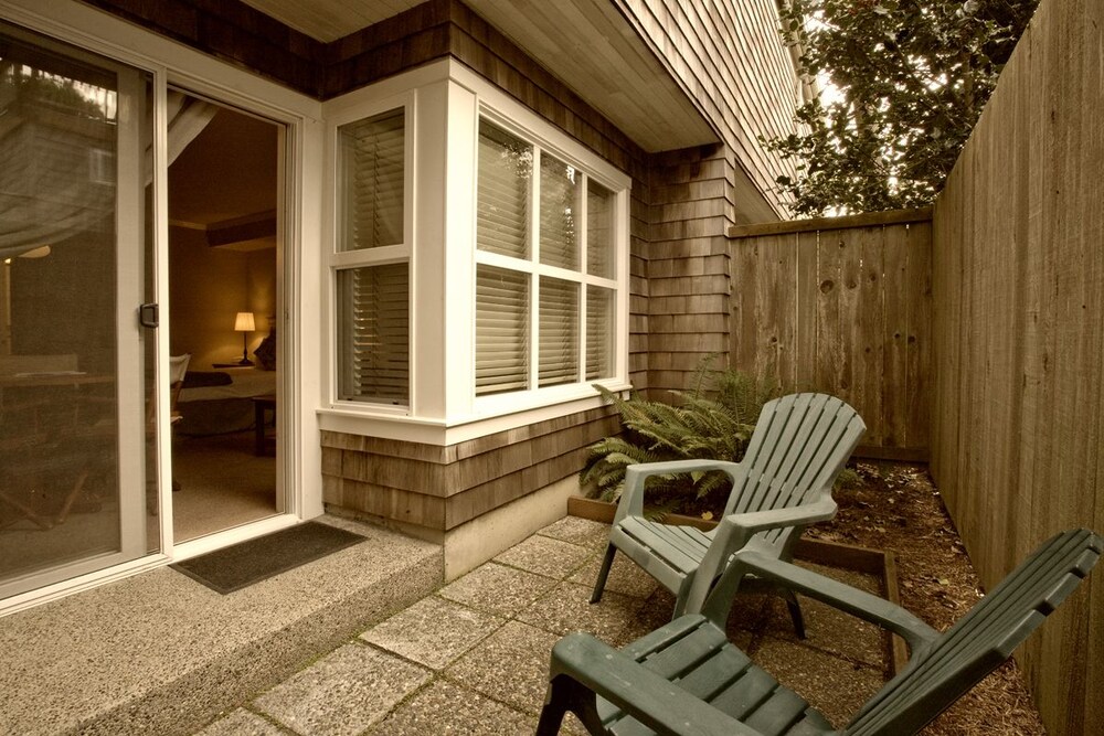 The Courtyard - photo 32