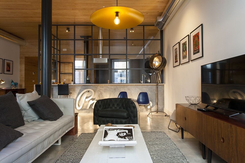 ALTIDO Design heaven in Baixa 2BR Apt w workspace Lisbon