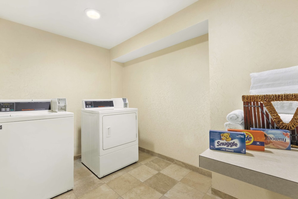 Hampton Inn & Suites Herndon Reston - photo 35