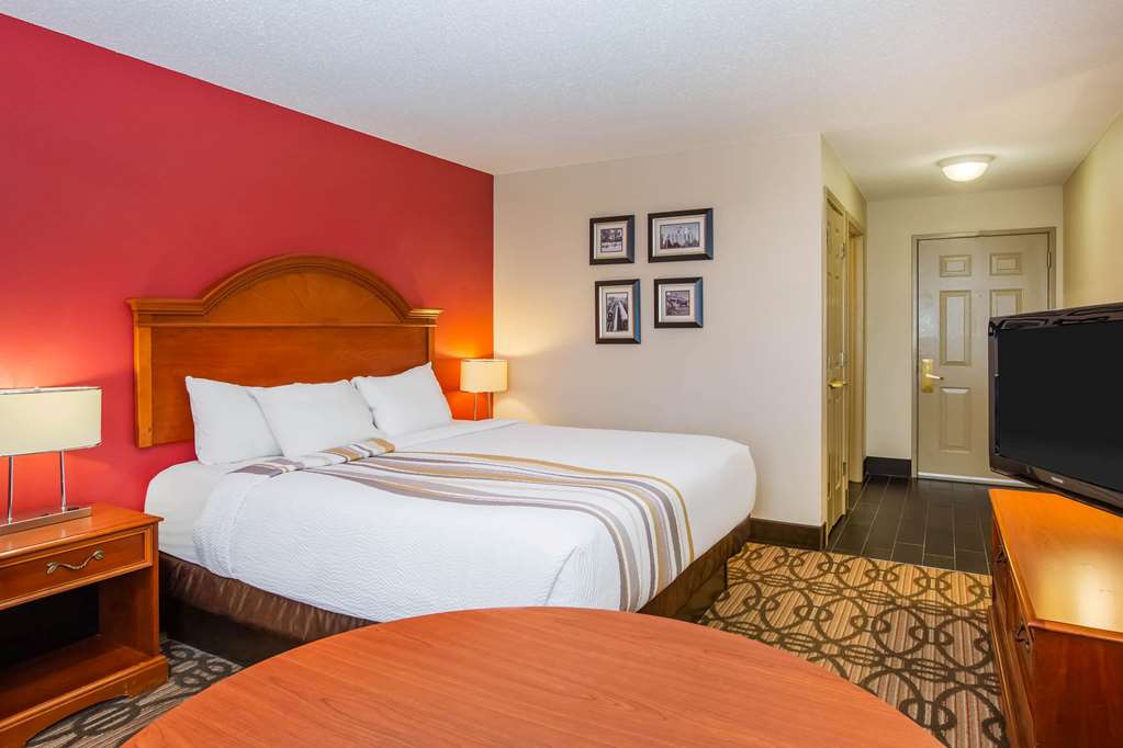 La Quinta Inn & Suites by Wyndham North Platte - photo 8