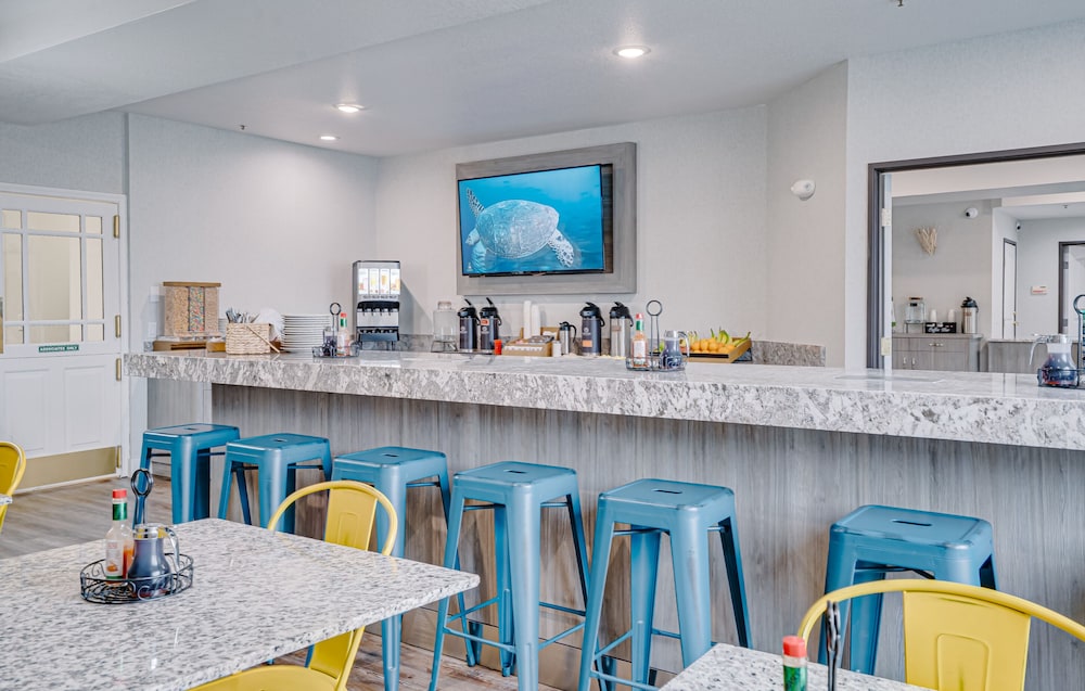 The Ashley Inn & Suites - photo 63