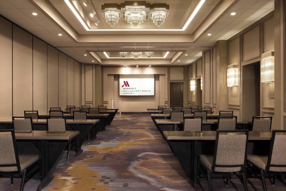 Dallas Fort Worth Airport Marriott - photo 63