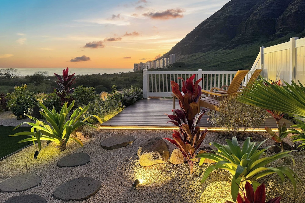Ocean Views Modern New Build Yard 10min to Beach Ocean Escape by Avantstay — hotel in Waianae