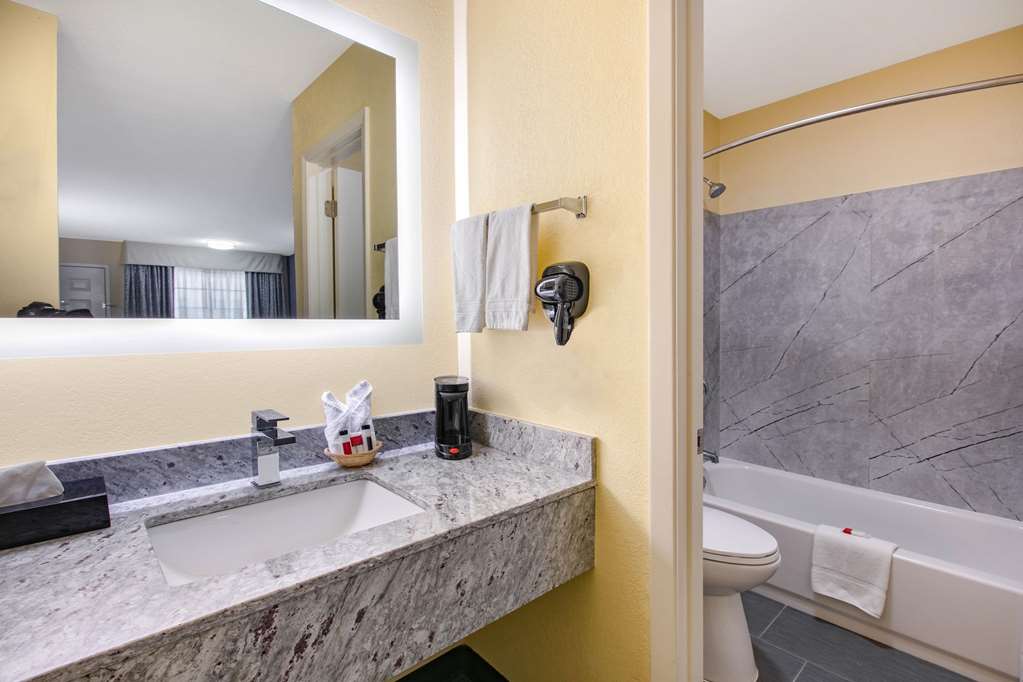 Days Inn by Wyndham Waco Near Downtown University - photo 25