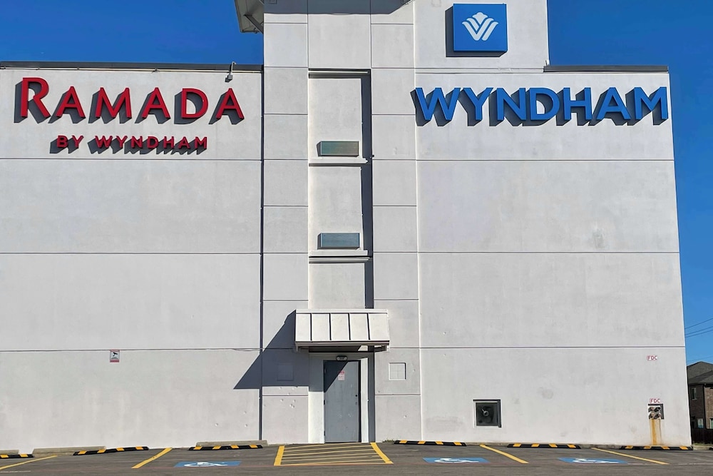 Ramada by Wyndham DFW Airport - photo 24