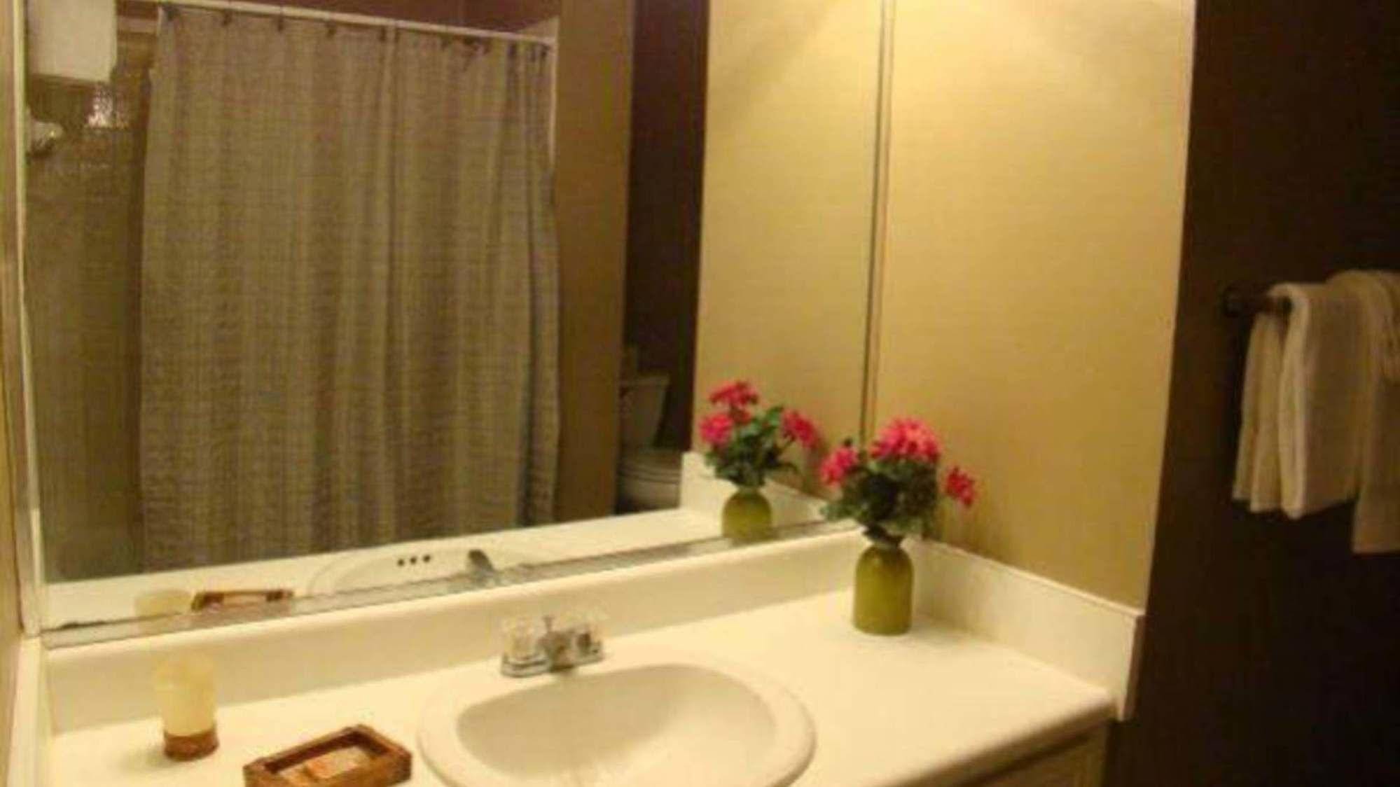 Shoreline Townhome by Holiday Isle — hotel near Destin Executive Airport