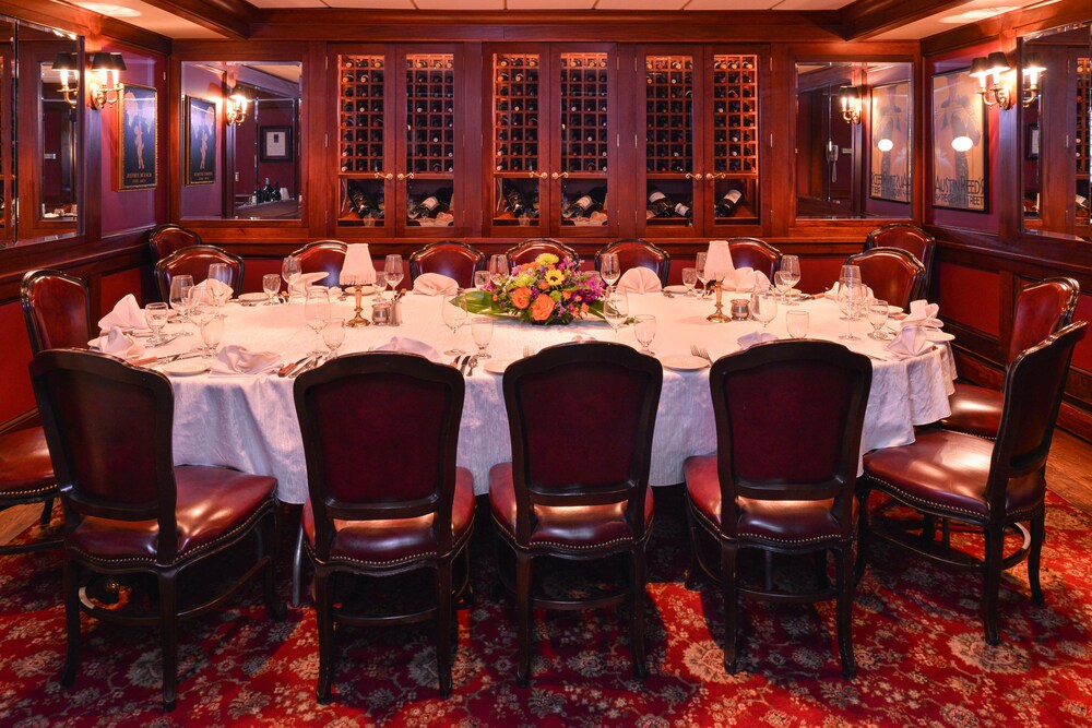 Madison Hotel - photo 36