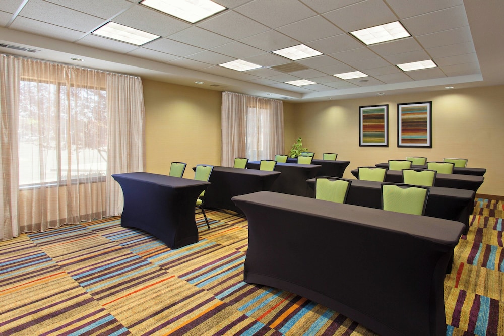 Fairfield Inn & Suites by Marriott El Paso - photo 15