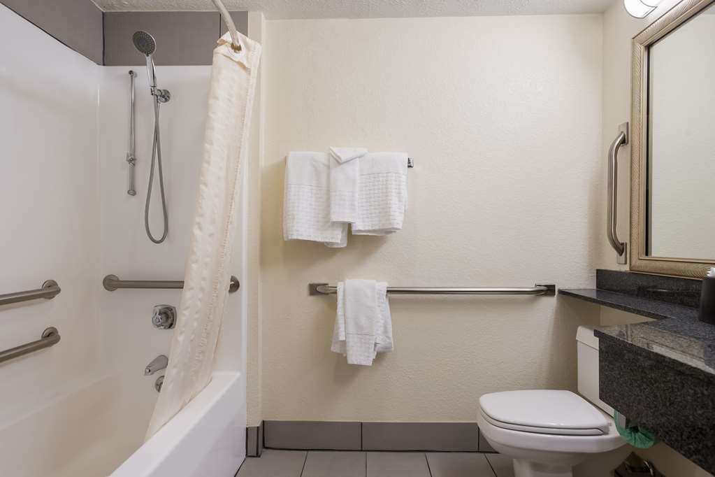 Best Western Kendallville Inn - photo 26