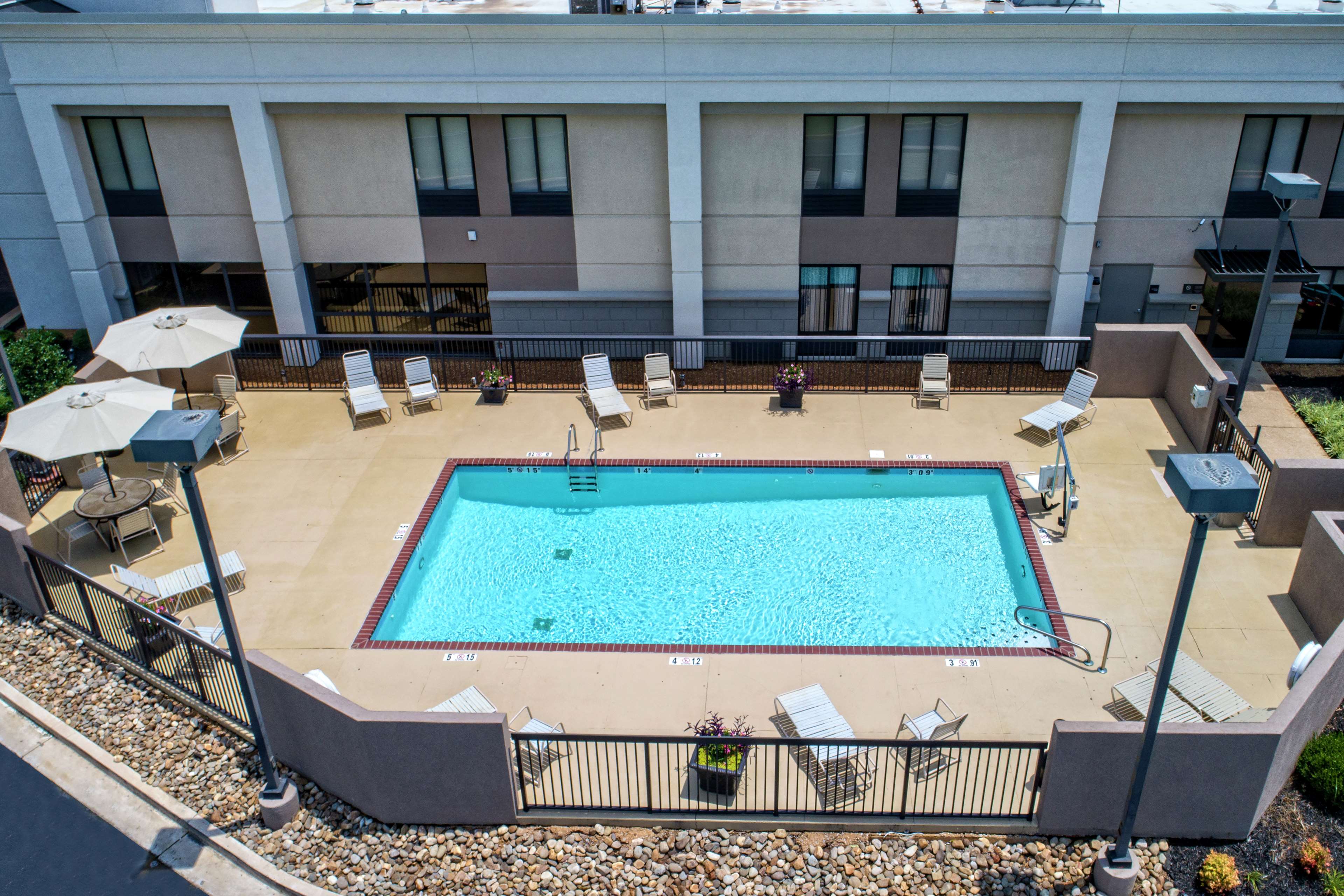 Hampton Inn Corinth - photo 5