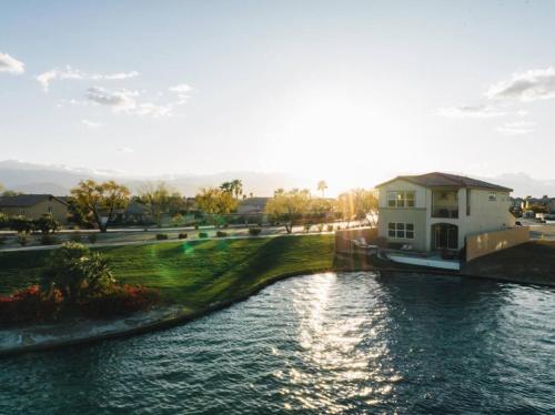 Solmar at Terra Lago Private Lake House With Pool — 4-Star Luxury Hotel in Indio, United States