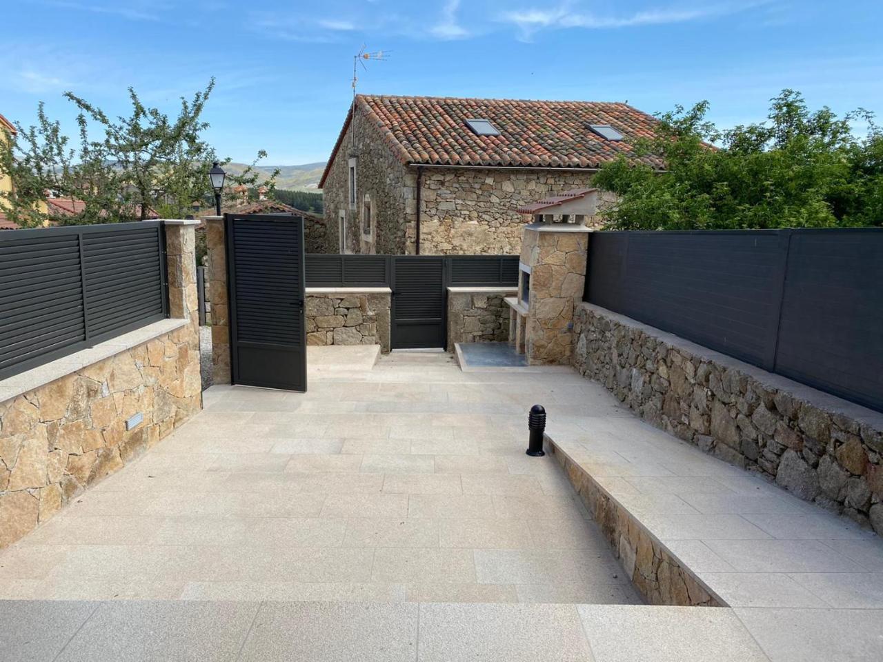 Mirasierra — 4-Star Luxury Hotel in Navarredonda De Gredos, Spain