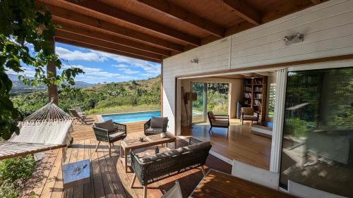 Peaceful house in nature with views of rolling hills — 4-Star Luxury Hotel in Bourail, New Caledonia