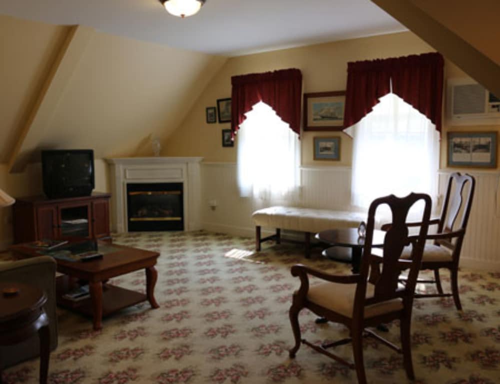 Kearsarge Inn - photo 32