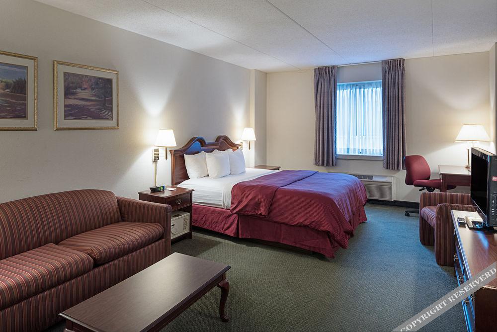 Clarion Hotel & Conference Center - photo 6