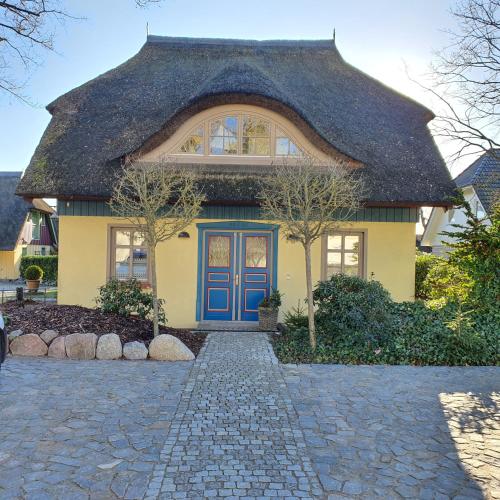Schiffszimmermannshaus By Ferienhaus Strandgut — Born