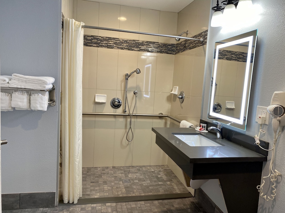 Aura Inn Monterey - photo 88