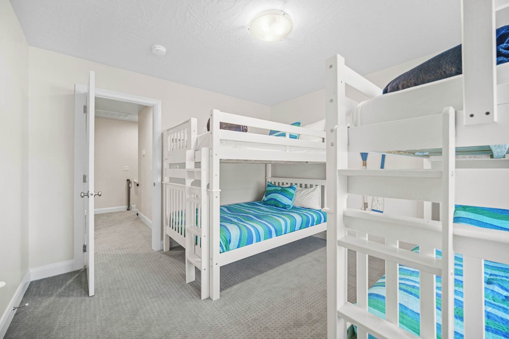 Coral River Room for the Entire Family - photo 3