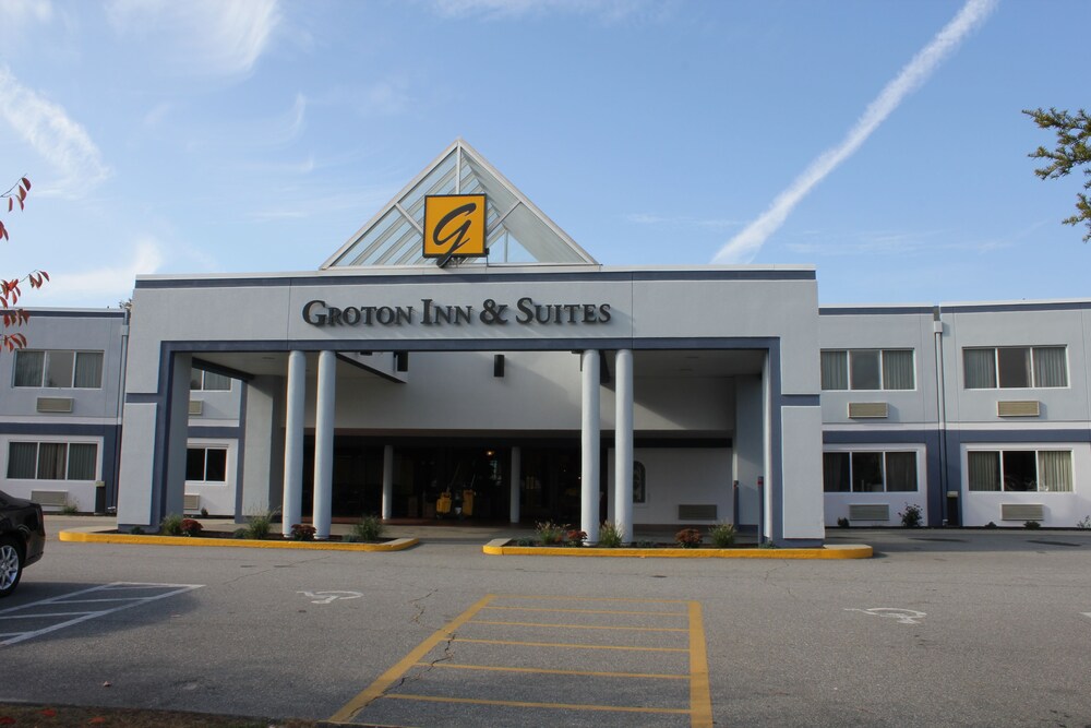 Groton Inn & Suites — hotel in Groton