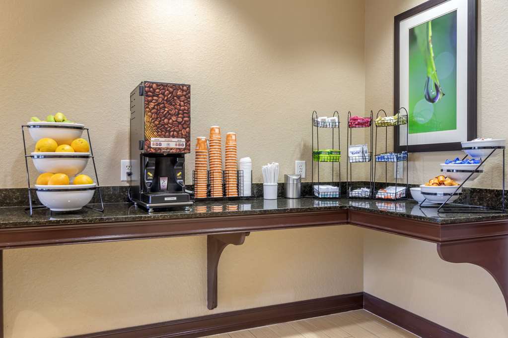 Comfort Inn & Suites Northeast Gateway - photo 40