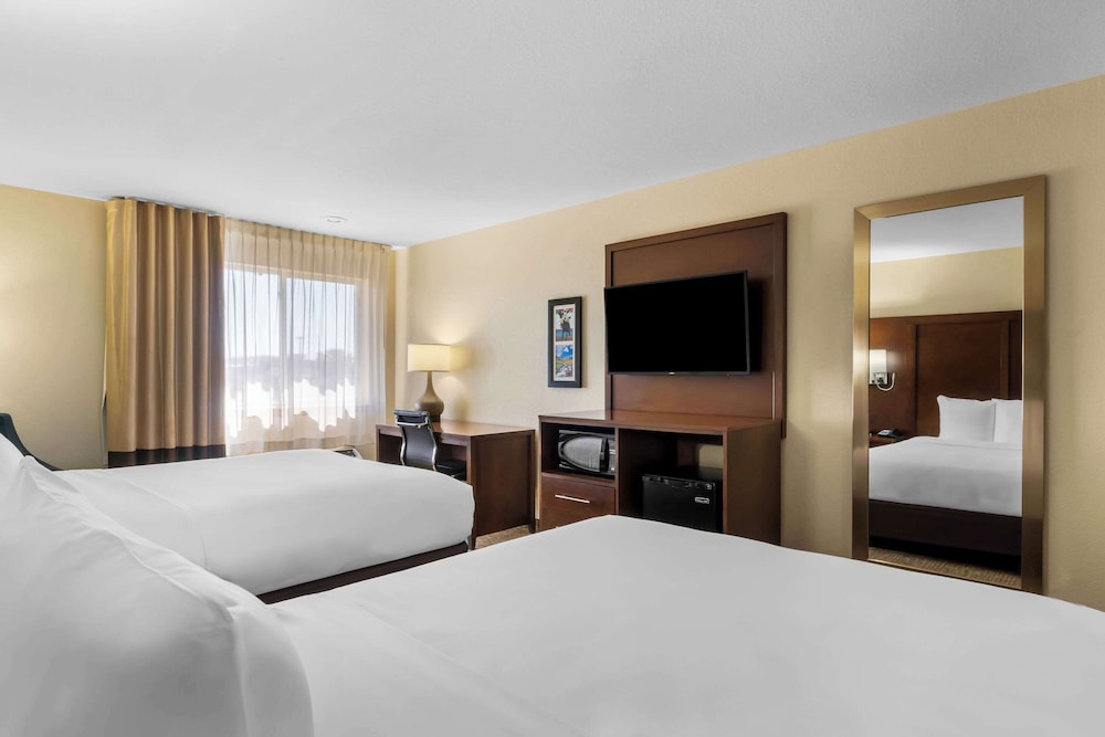 Comfort Inn & Suites Greeley - photo 9
