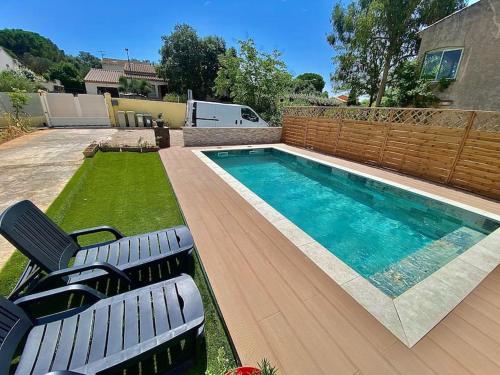 4 Pieces Avec Piscine in Baillargues, France