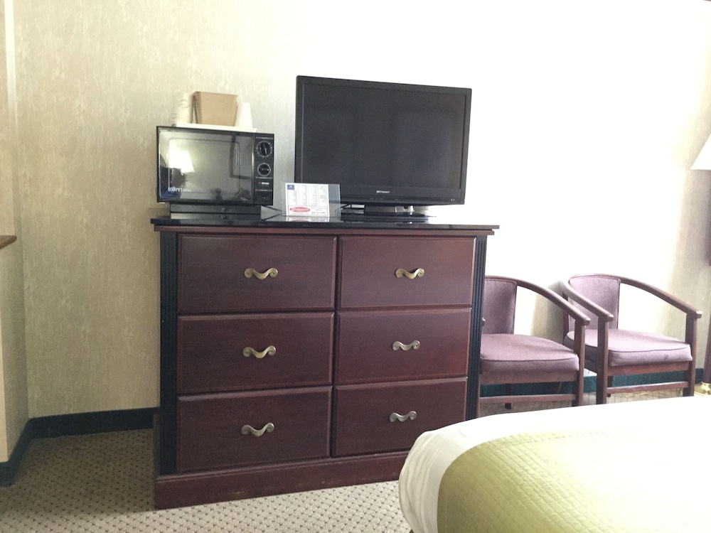 Americas Best Value Inn & Suites St. Louis St. Charles Inn - photo 11