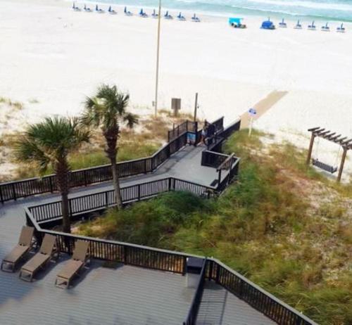 Sunbird 908E 'High Tides' - carbon neutral hotel in Panama City Beach