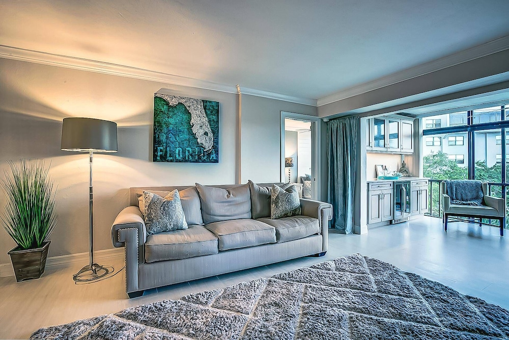 Harbor Towers 4th Fl Modern 3BR With Den - photo 17