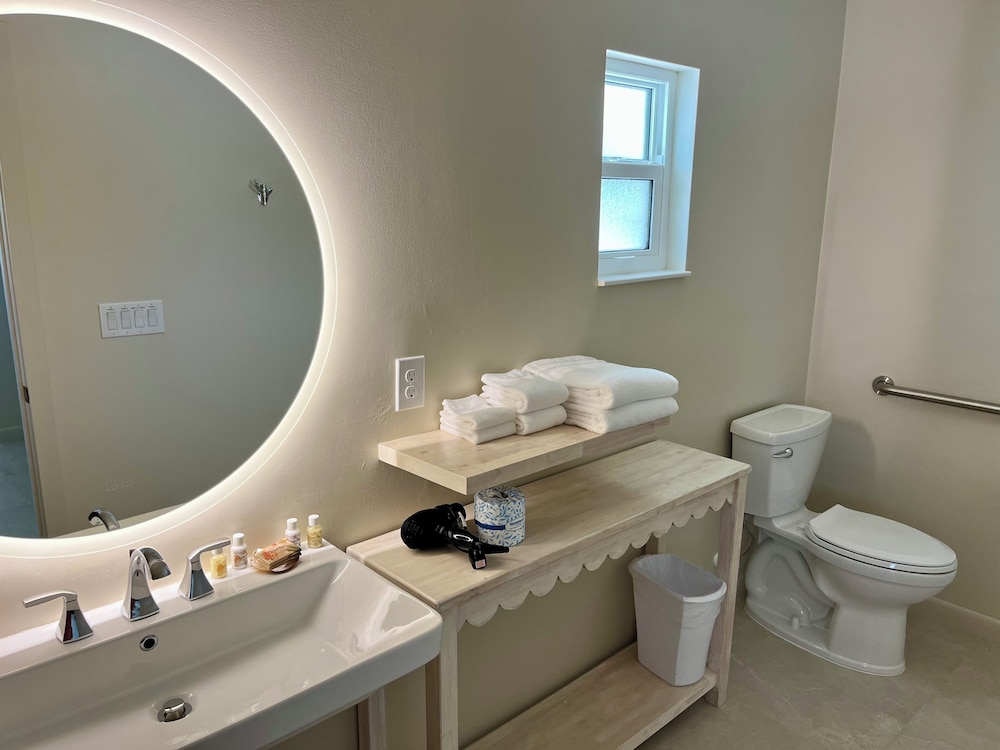 Sunshine Island Inn - photo 21