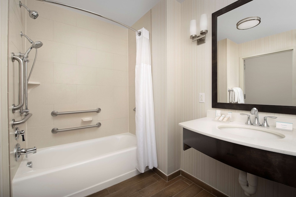 Hilton Garden Inn Charlotte Airport - photo 28