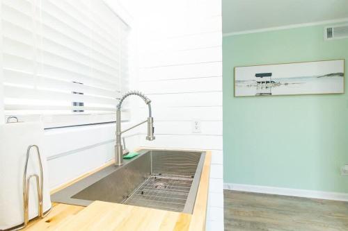 Carolina Beach Haven w Private Balcony - photo 18