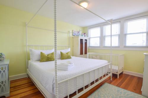 Walk to Beach at Historic Sears Kit Home — 4-Star Luxury Hotel in Dennis, United States