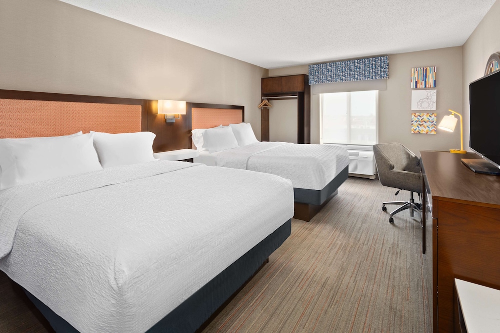 Hampton Inn & Suites Scottsburg - photo 6