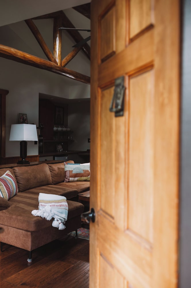 Highland Haven Creekside Inn - photo 212