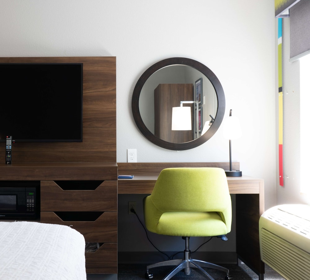 Hampton Inn Elkhorn Lake Geneva Area - photo 27